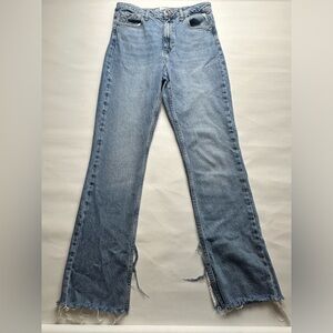 Zara high rise light wash jeans with slit inside ankles and frayed hem. Size 6